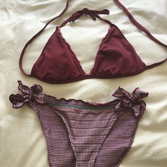 Bikini - Picture 1 of 1